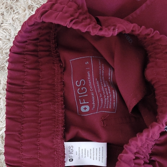 FIGS SCRUB SET-Caterina X Zamora in Burgundy - Picture 6 of 7